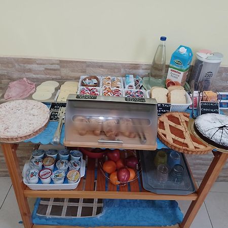 B&B Quattro Palazzi Napoli Centro Esterno foto